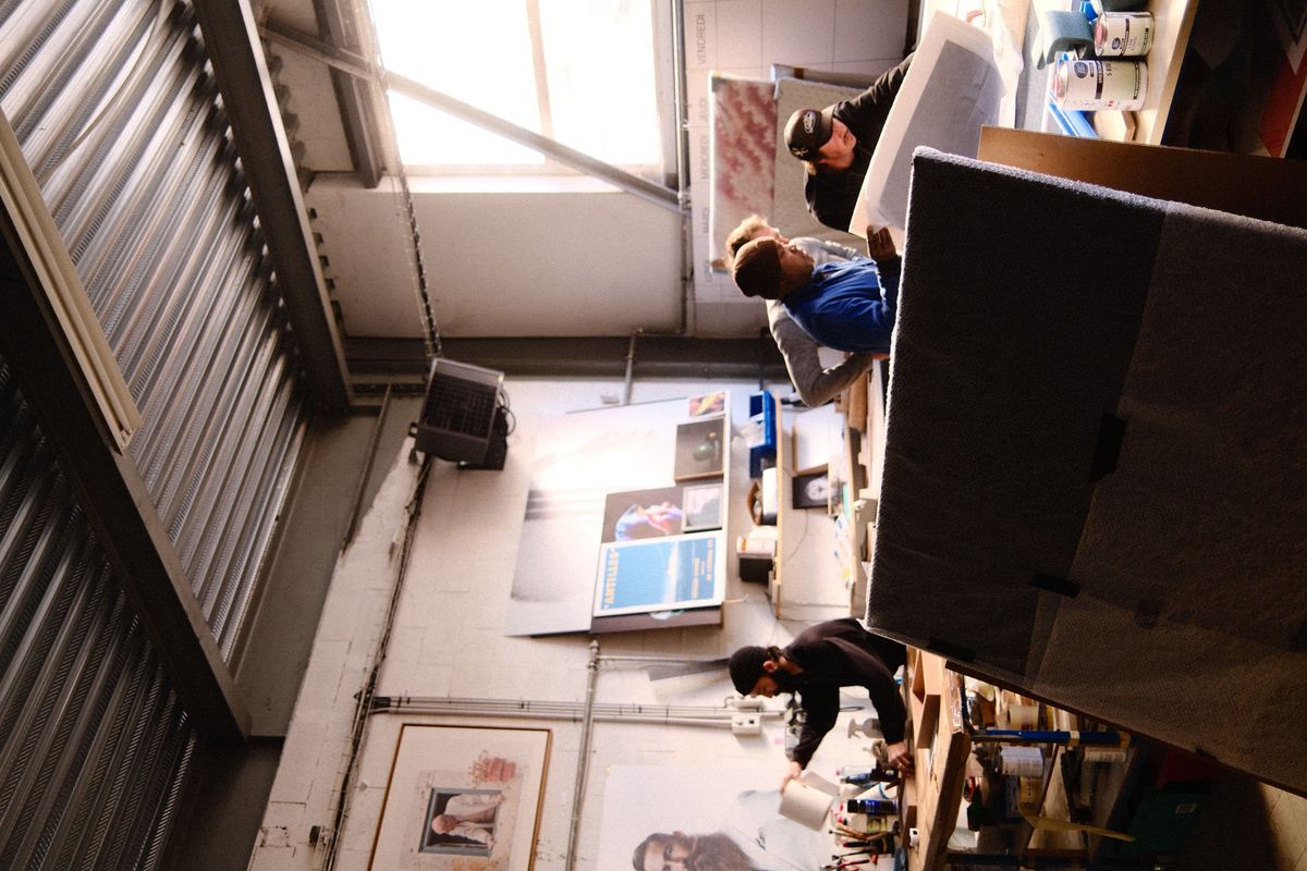 L'artiste dans son atelier